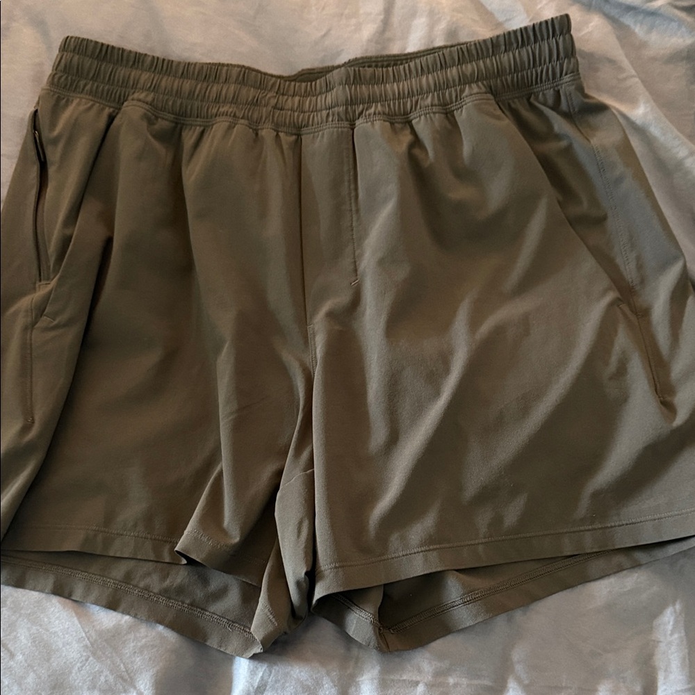 lululemon athletica Pace Breaker Shorts - 5 inch Graphite